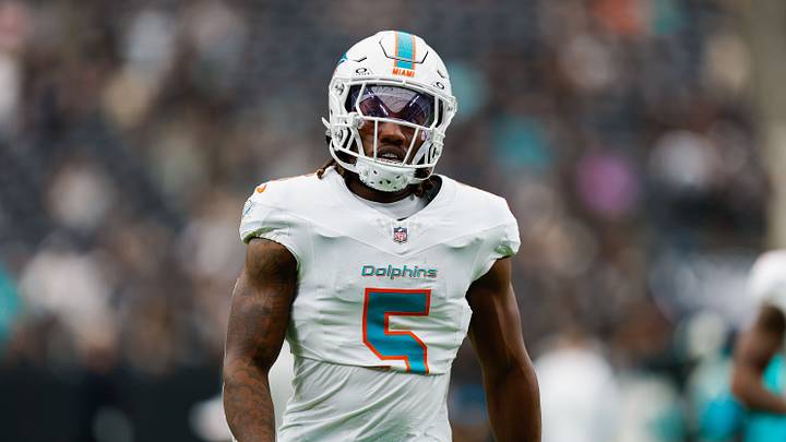 Sep 13, 2026; Paradise, Nevada, USA; Miami Dolphins running back Jaylen Wright (5) walks onto the field before the game against the Las Vegas Raiders at Allegiant Stadium. Sep 13, 2026; Paradise, Nevada, USA; Miami Dolphins running back Jaylen Wright (5) walks onto the field before the game against the Las Vegas Raiders at Allegiant Stadium.