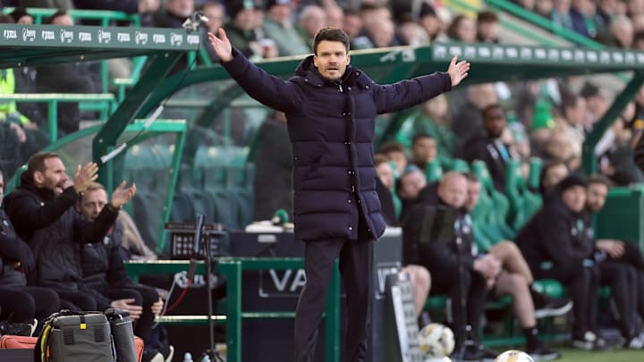 Hibernian v Rangers - William Hill Premiership - Easter Road