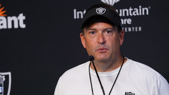 Jul 27, 2022; Las Vegas, Nevada, US; Las Vegas Raiders special teams coordinator Tom McMahon answers questions to the media during training camp at Intermountain Healthcare Performance Center. Mandatory Credit: Lucas Peltier-Imagn Images Jul 27, 2022; Las Vegas, Nevada, US; Las Vegas Raiders special teams coordinator Tom McMahon answers questions to the media during training camp at Intermountain Healthcare Performance Center. Mandatory Credit: Lucas Peltier-Imagn Images