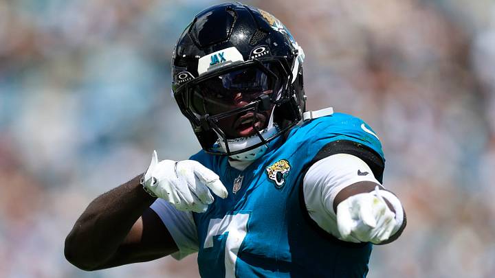 Jacksonville Jaguars wide receiver Brian Thomas Jr. (7) signals a first down after a reception during the first quarter of an NFL football matchup at EverBank Stadium on Sunday, Sept. 13, 2026, in Jacksonville, Fla. The Jaguars defeated the Browns 34-10. [Corey Perrine/Florida Times-Union]