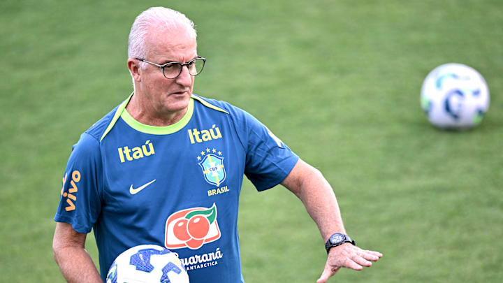 Dorival Junior estuda proposta do Corinthians