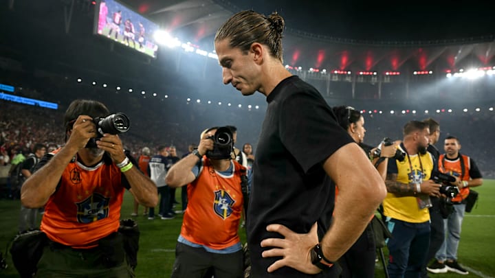 Filipe Luis coloca novamente seu nome na história do clube