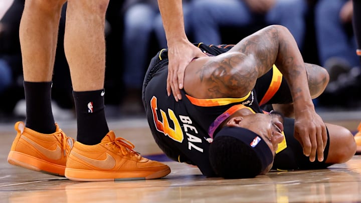 New York Knicks v Phoenix Suns