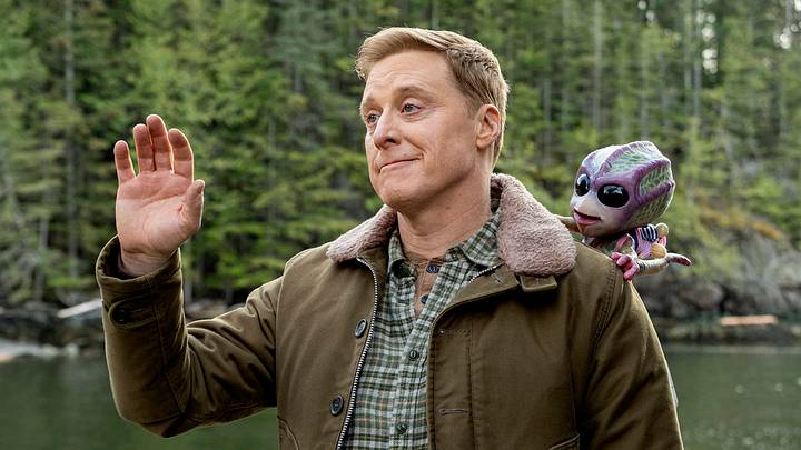 RESIDENT ALIEN -- "The End is Here" Episode 410 -- Pictured: Alan Tudyk as Harry Vanderspeigle RESIDENT ALIEN -- "The End is Here" Episode 410 -- Pictured: Alan Tudyk as Harry Vanderspeigle