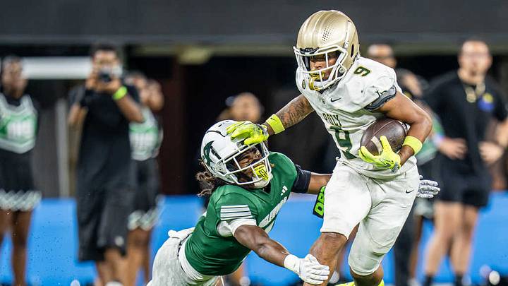 Inglewood takes on Long Beach Poly at Sofi Stadium during the 2026 high school football season. Inglewood takes on Long Beach Poly at Sofi Stadium during the 2026 high school football season.