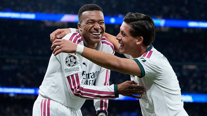 Arda Guler celebra con Kylian Mbappe su gol en el triunfo del Real Madrid sobre el Leipzig en juego de la Champions League. Arda Guler celebra con Kylian Mbappe su gol en el triunfo del Real Madrid sobre el Leipzig en juego de la Champions League.