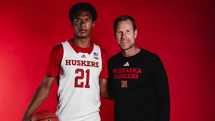 Donovan Davis is listed as the No. 33 overall prospect in the 2027 class (247Sports Composite). 