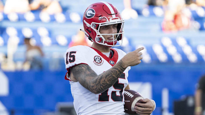 Georgia Bulldogs quarterback Carson Beck (15)