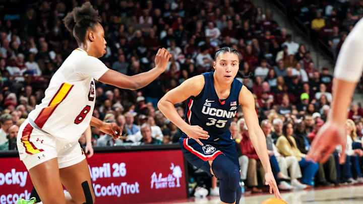 The UConn Huskies and guard Azzi Fudd are favored in the Final Four. 