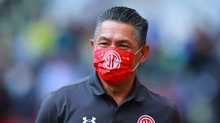 El entrenador Nacho Ambriz.