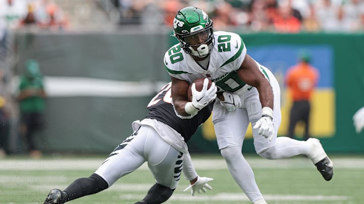 Breece Hall has at least nine targets in two of the Jets' three games thus far