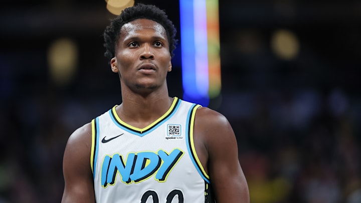 Indiana Pacers wing Bennedict Mathurin (00) against the Milwaukee Bucks.