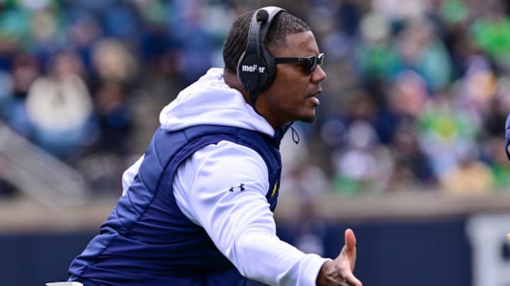 New Oklahoma running backs coach Deland McCullough worked at Notre Dame before joining the Las Vegas Raiders.