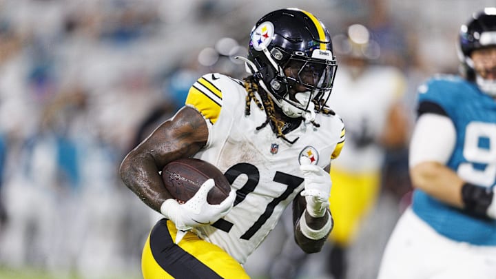 Aug 9, 2025; Jacksonville, Florida, USA; Pittsburgh Steelers running back Trey Sermon (27) scores a touchdown against the Jacksonville Jaguars during the third quarter at EverBank Stadium. Mandatory Credit: Morgan Tencza-Imagn Images Aug 9, 2025; Jacksonville, Florida, USA; Pittsburgh Steelers running back Trey Sermon (27) scores a touchdown against the Jacksonville Jaguars during the third quarter at EverBank Stadium. Mandatory Credit: Morgan Tencza-Imagn Images