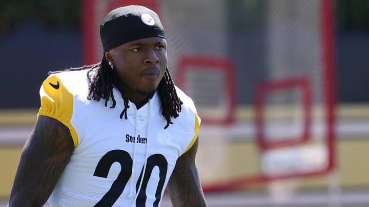 May 28, 2026; Pittsburgh, PA, USA; Pittsburgh Steelers running back Kaleb Johnson (20) participates in OTA drills at the UPMC Rooney Sports Complex. Mandatory Credit: Charles LeClaire-Imagn Images May 28, 2026; Pittsburgh, PA, USA; Pittsburgh Steelers running back Kaleb Johnson (20) participates in OTA drills at the UPMC Rooney Sports Complex. Mandatory Credit: Charles LeClaire-Imagn Images