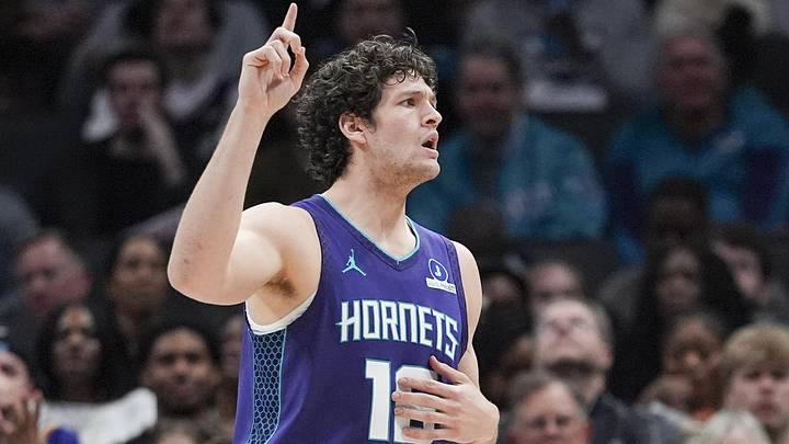 Feb 11, 2026; Charlotte, North Carolina, USA; Charlotte Hornets center PJ Hall (16) calls to look at the replace after a foul call during the second half against the Atlanta Hawks at Spectrum Center. Mandatory Credit: Jim Dedmon-Imagn Images Feb 11, 2026; Charlotte, North Carolina, USA; Charlotte Hornets center PJ Hall (16) calls to look at the replace after a foul call during the second half against the Atlanta Hawks at Spectrum Center. Mandatory Credit: Jim Dedmon-Imagn Images