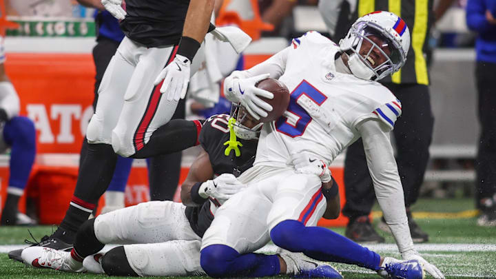Oct 13, 2025; Atlanta, Georgia, USA; Buffalo Bills wide receiver Josh Palmer (5) is tackled by. Atlanta Falcons cornerback Dee Alford (20) Oct 13, 2025; Atlanta, Georgia, USA; Buffalo Bills wide receiver Josh Palmer (5) is tackled by. Atlanta Falcons cornerback Dee Alford (20)