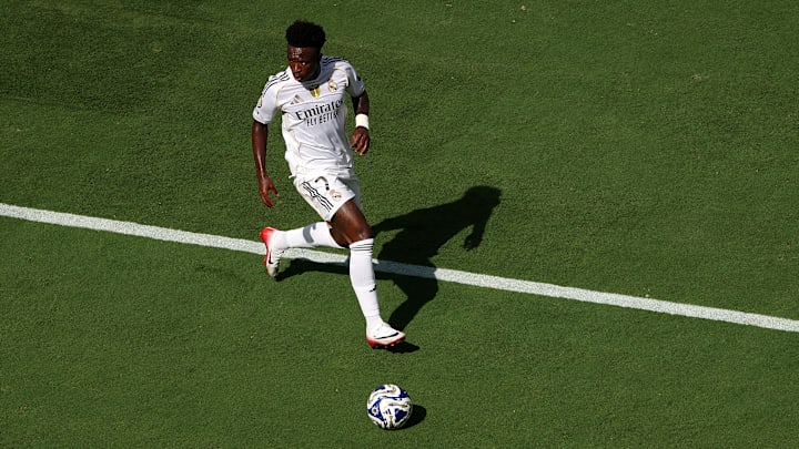 Atacante não vive bom momento dentro das quatro linhas