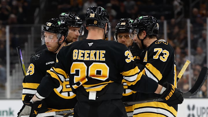 Chicago Blackhawks v Boston Bruins