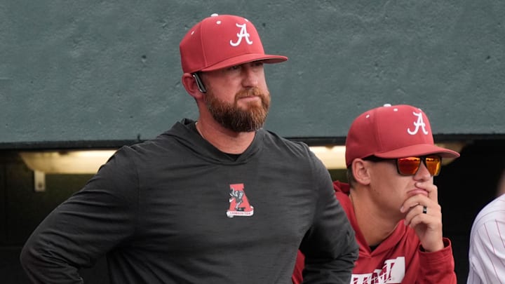 Mar 29, 2025; Tuscaloosa, AL, USA; Alabama head coach Rob Vaughn watches as his team palys Oklahoma at Sewell-Thomas Stadium. Oklahoma evened the series with a 6-5 win. Mar 29, 2025; Tuscaloosa, AL, USA; Alabama head coach Rob Vaughn watches as his team palys Oklahoma at Sewell-Thomas Stadium. Oklahoma evened the series with a 6-5 win.