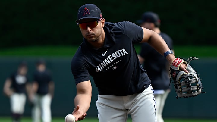 Donovan Solano sigue disponible en la agencia libre