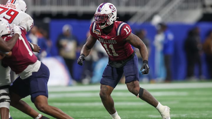 South Carolina State Bulldogs linebacker Aaron Smith (11)