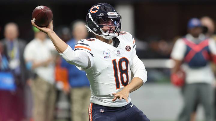 Chicago Bears quarterback Caleb Williams (18) throws the ball against the Atlanta Falcons during the second quarter at Mercedes-Benz Stadium.  Mandatory Credit: Brett Davis-Imagn Images