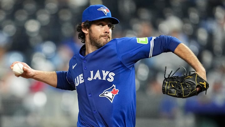 The Philadelphia Phillies need to look into former Toronto Blue Jays closer Jordan Romano