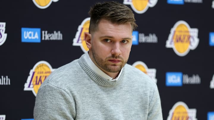 Luka Doncic fue traspasado desde los Dallas Mavericks a Los Angeles Lakers 