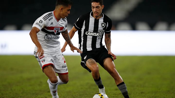 São Paulo e Botafogo fazem briga direta por posição
