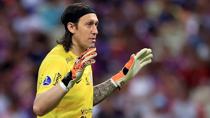 Cássio é um dos mais experientes do elenco