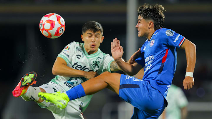 Iván Moreno y Luka Romero disputan la redonda