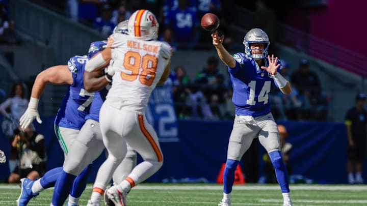 Seahawks quarterback Sam Darnold (14) throws against the Buccaneers last Sunday.