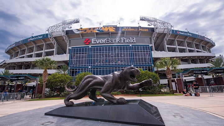 Sep 13, 2015; Jacksonville, FL, USA; A general view of the stadium before the game between the Sep 13, 2015; Jacksonville, FL, USA; A general view of the stadium before the game between the
