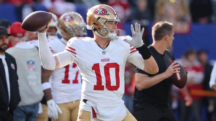 Nov 2, 2025; East Rutherford, New Jersey, USA; San Francisco 49ers quarterback Mac Jones (10) warms up prior to a game against the New York Giants at MetLife Stadium. Mandatory Credit: Ed Mulholland-Imagn Images Nov 2, 2025; East Rutherford, New Jersey, USA; San Francisco 49ers quarterback Mac Jones (10) warms up prior to a game against the New York Giants at MetLife Stadium. Mandatory Credit: Ed Mulholland-Imagn Images