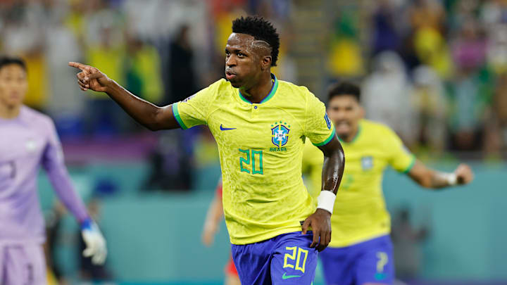 Vinícius Júnior se lesionou na partida contra a Colômbia