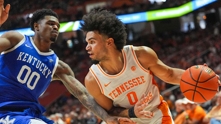 Tennessee guard Ja'Kobi Gillespie (0) dribbles the ball away from Kentucky guard Otega Oweh (00) during a NCAA basketball game between the Tennessee Volunteers and Kentucky Wildcats at Thompson-Boling Arena at Food City Center in Knoxville, Tenn., on Jan. 17, 2026.
