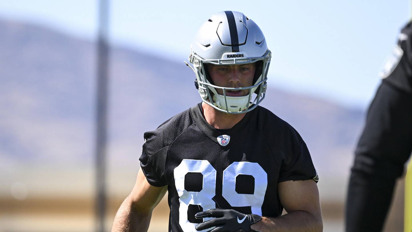 Carolina Panthers Could Wait and Solve TE Crisis with Brock 