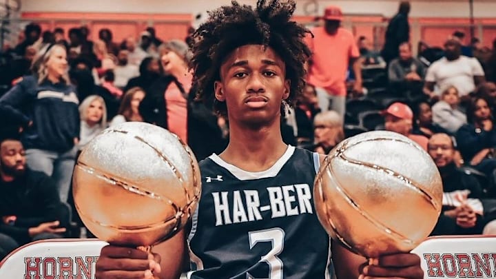 Point guard Courtland Muldrew has told the recruiting services he is committed to the UW. 