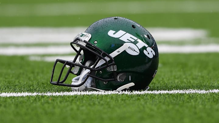 Dec 29, 2019; Orchard Park, New York, USA; General view of a New York Jets helmet prior to the game against the Buffalo Bills at New Era Field. Mandatory Credit: Rich Barnes-Imagn Images Dec 29, 2019; Orchard Park, New York, USA; General view of a New York Jets helmet prior to the game against the Buffalo Bills at New Era Field. Mandatory Credit: Rich Barnes-Imagn Images