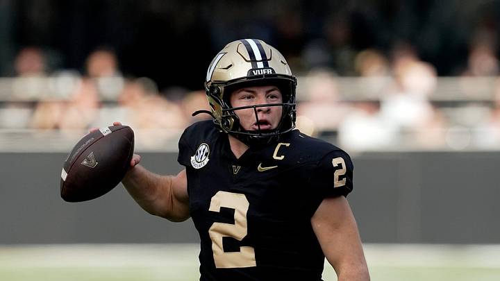 Vanderbilt quarterback Diego Pavia (2) looks to pass the ball against Kentucky during the first quarter against Kentucky at FirstBank Stadium in Nashville, Tenn., Saturday, Nov. 22, 2025.