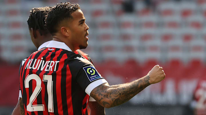 L'OGC Nice peut soulever le trophée. L'OGC Nice peut soulever le trophée.