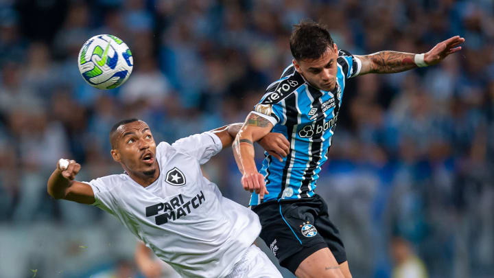 Grêmio e Botafogo se enfrentam no Espírito Santo.