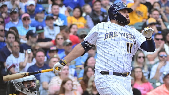 Milwaukee Brewers first baseman Rowdy Tellez (11)