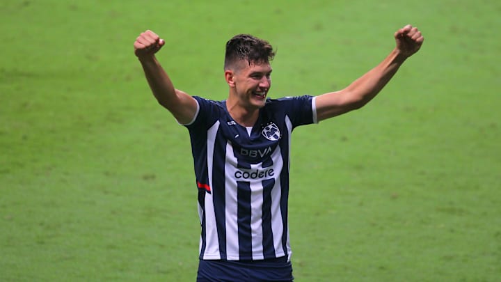 El jugador César Montes tendría las horas contadas con Rayados de Monterrey.