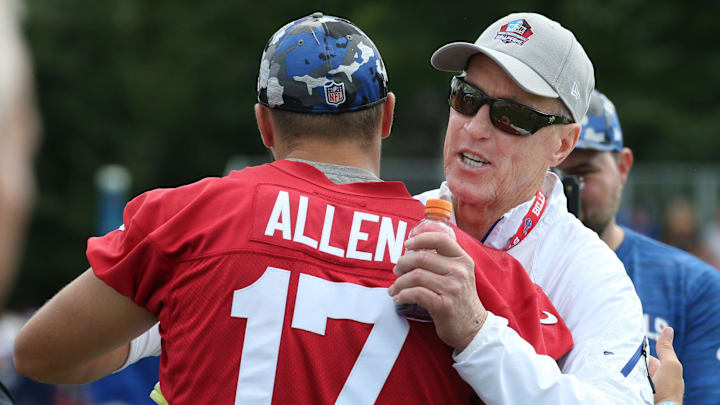 Bills current quarterback Josh Allen, left, hugs former Bills quarterback great and HOFer Jim Kelly during the second-to-last day of the Buffalo Bills training camp at St John Fisher University in Rochester Wednesday, Aug. 10, 2022.

Sd 081022 Bills Camp 36 Spts
