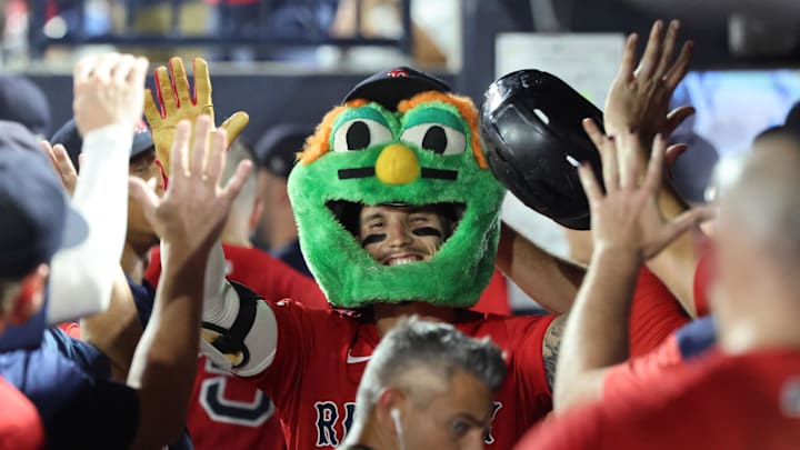 Sep 19, 2025; Tampa, Florida, USA; Boston Red Sox outfielder Jarren Duran (16) is congratulated after hitting a two-run home run during the seventh inning against the Tampa Bay Rays at George M. Steinbrenner Field. Mandatory Credit: Kim Klement Neitzel-Imagn Images Sep 19, 2025; Tampa, Florida, USA; Boston Red Sox outfielder Jarren Duran (16) is congratulated after hitting a two-run home run during the seventh inning against the Tampa Bay Rays at George M. Steinbrenner Field. Mandatory Credit: Kim Klement Neitzel-Imagn Images