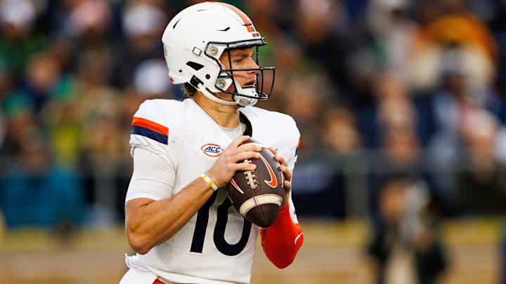 Virginia quarterback Anthony Colandrea (10) looks for an open receiver during a NCAA college football game against Notre Dame 