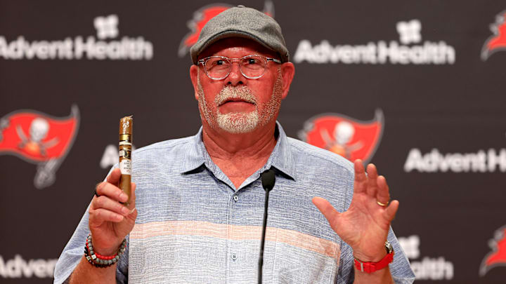 Former Tampa Bay Buccaneers head coach Bruce Arians defended Todd Bowles amid the team's latest struggles.