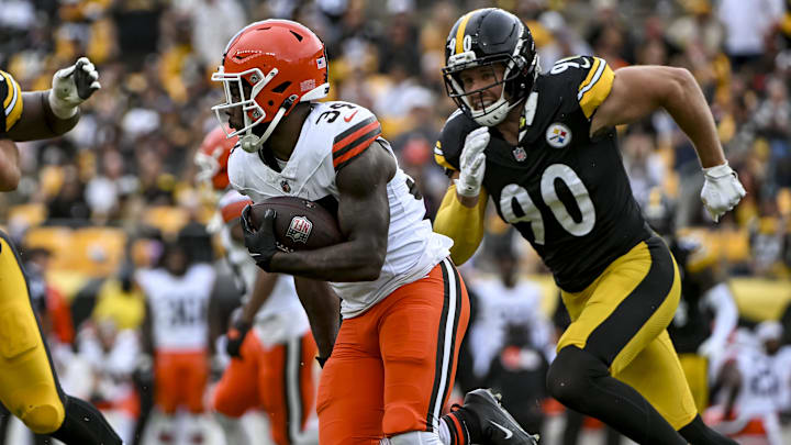 Oct 12, 2025; Pittsburgh, Pennsylvania, USA; Cleveland Browns running back Jerome Ford (34) attempts to run the ball during the second quarter at Acrisure Stadium. Mandatory Credit: Barry Reeger-Imagn Images